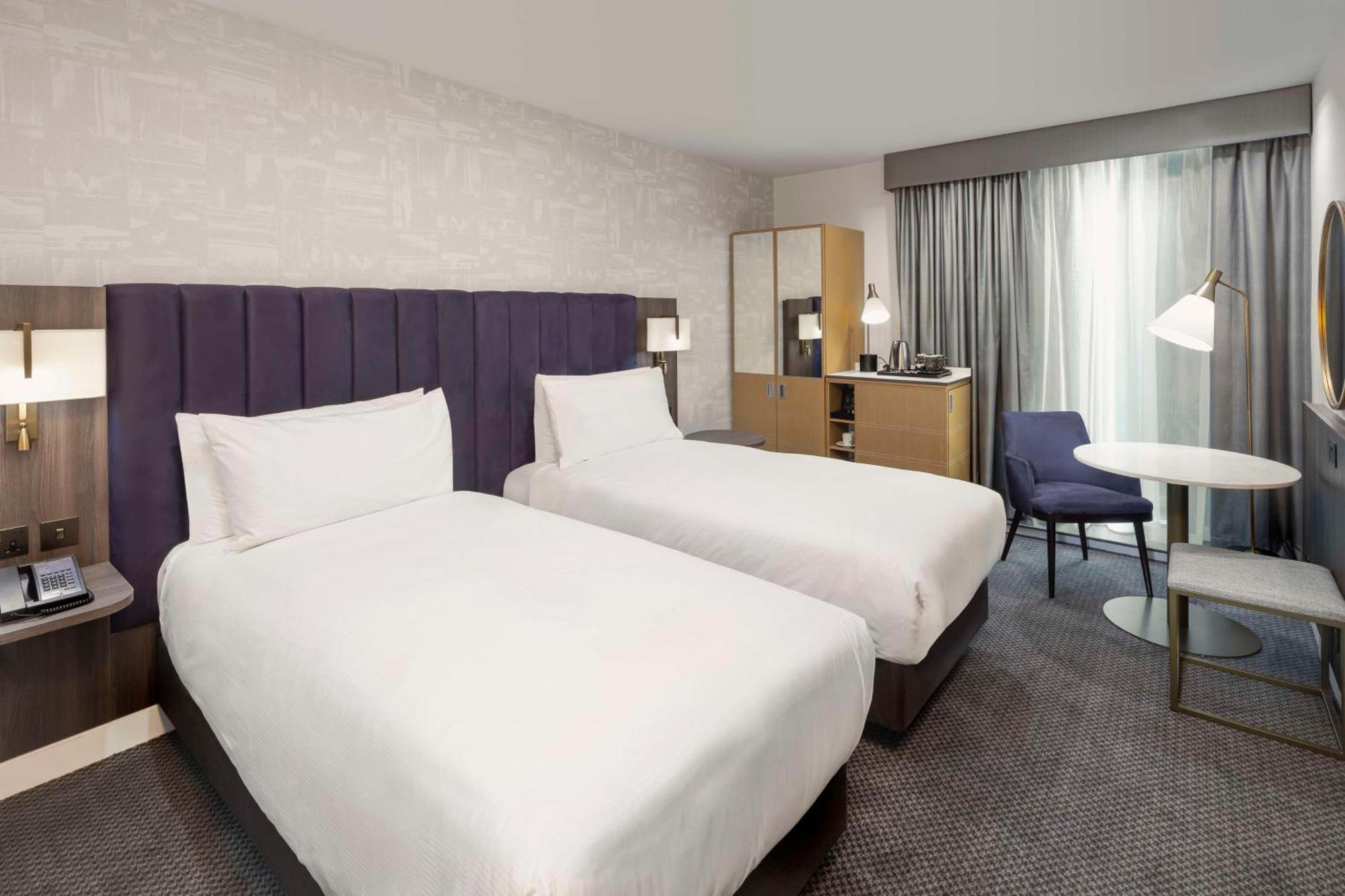 Doubletree By Hilton Manchester Piccadilly Екстериор снимка